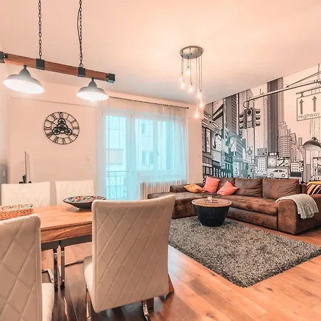 Ujlipotvaros Pearl *