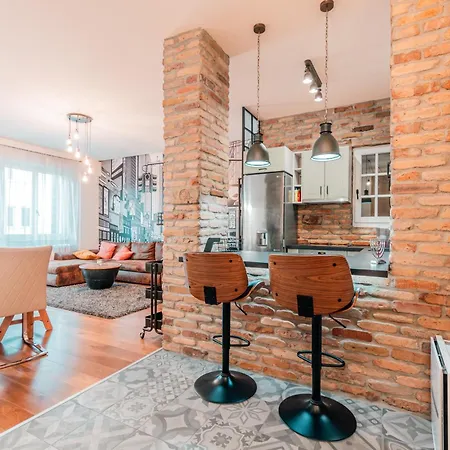 Ujlipotvaros Pearl 아파트