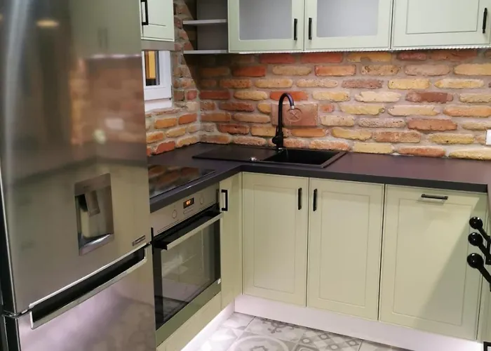 Ujlipotvaros Pearl Budapesta