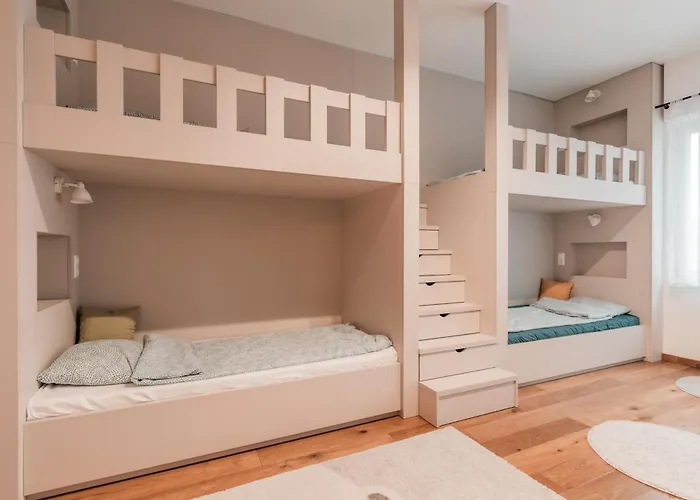 Ujlipotvaros Pearl Budapesta